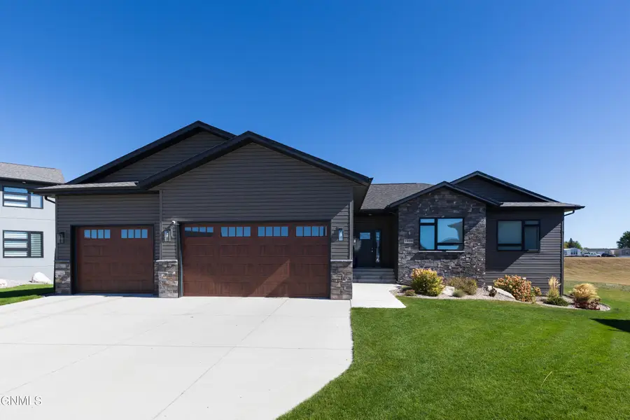 1208 Plains Bend Se, Mandan, ND 58554 - #3