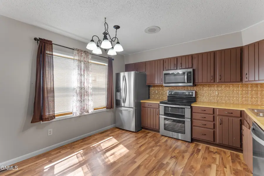 508 17th Street Nw, Mandan, ND 58554 - #2