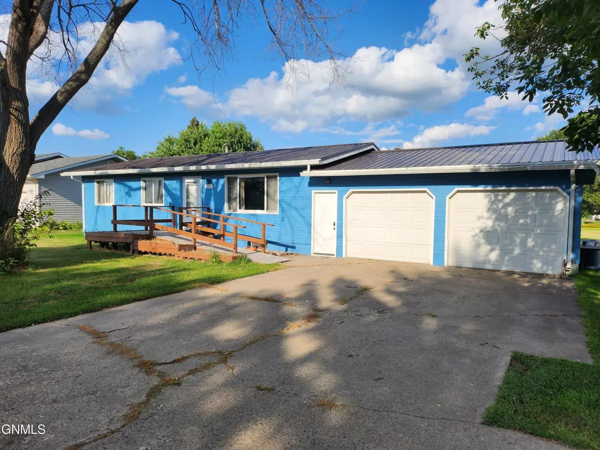 519 1st Avenue Nw, Steele, ND 58482 - #1