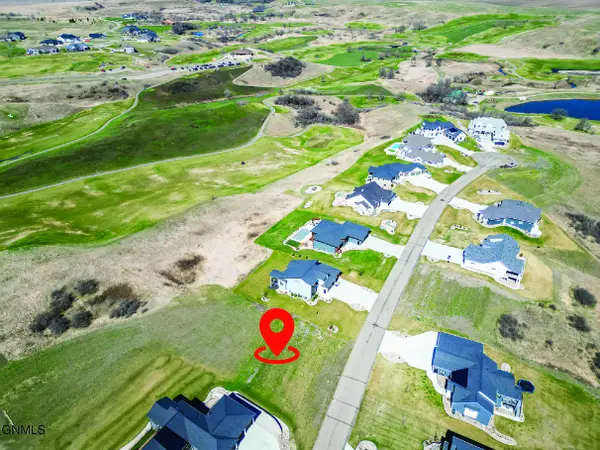 8214 Nicklaus Drive, Bismarck, ND 58503