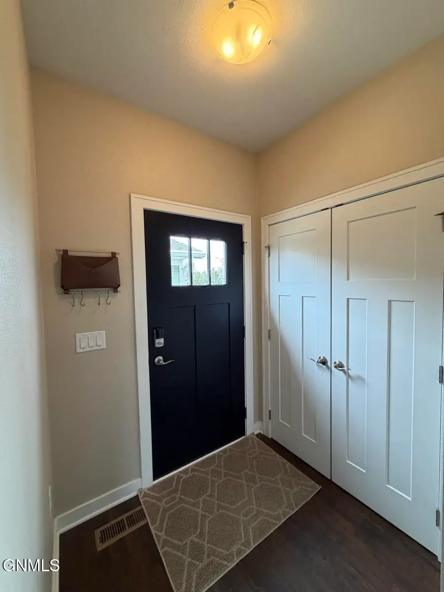 823 14th Street Se, Mandan, ND 58554 - #3