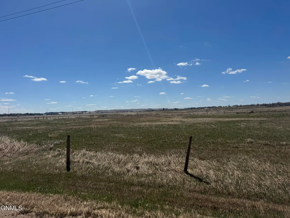 609 17th Avenue Ne, Watford City, ND 58854 - #1
