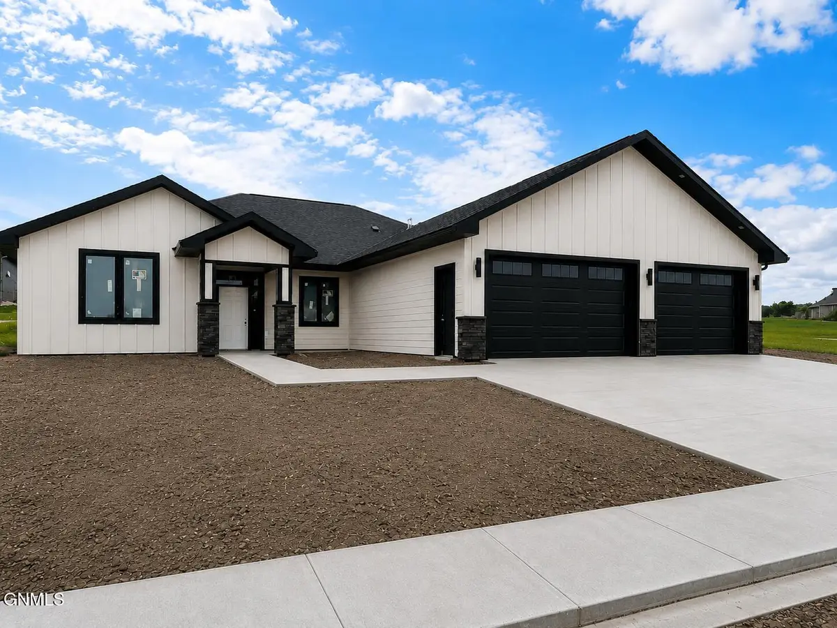 3926 Herd Place, Bismarck, ND 58503 - #1