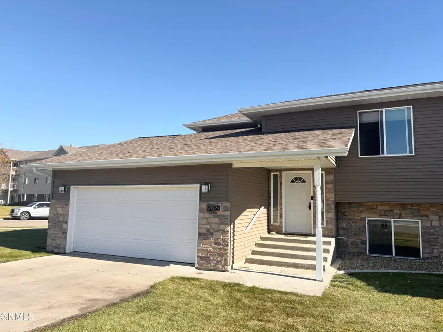 2027 Koch Drive, Bismarck, ND 58503 - #3