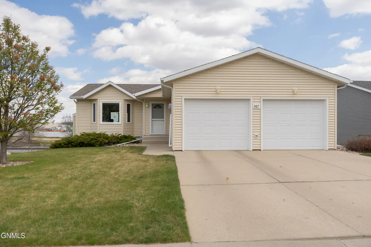 907 35th Street, Bismarck, ND 58501 - #1