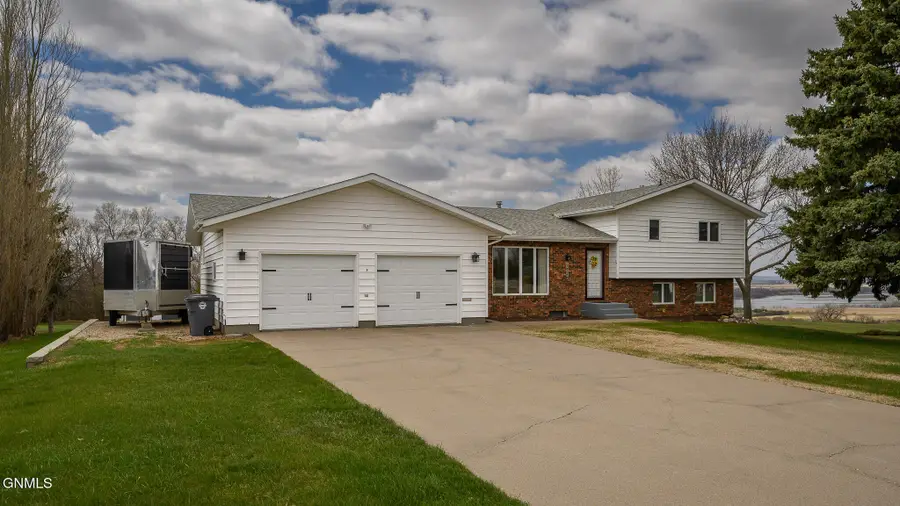 993 Kelly Drive, Washburn, ND 58577 - #2
