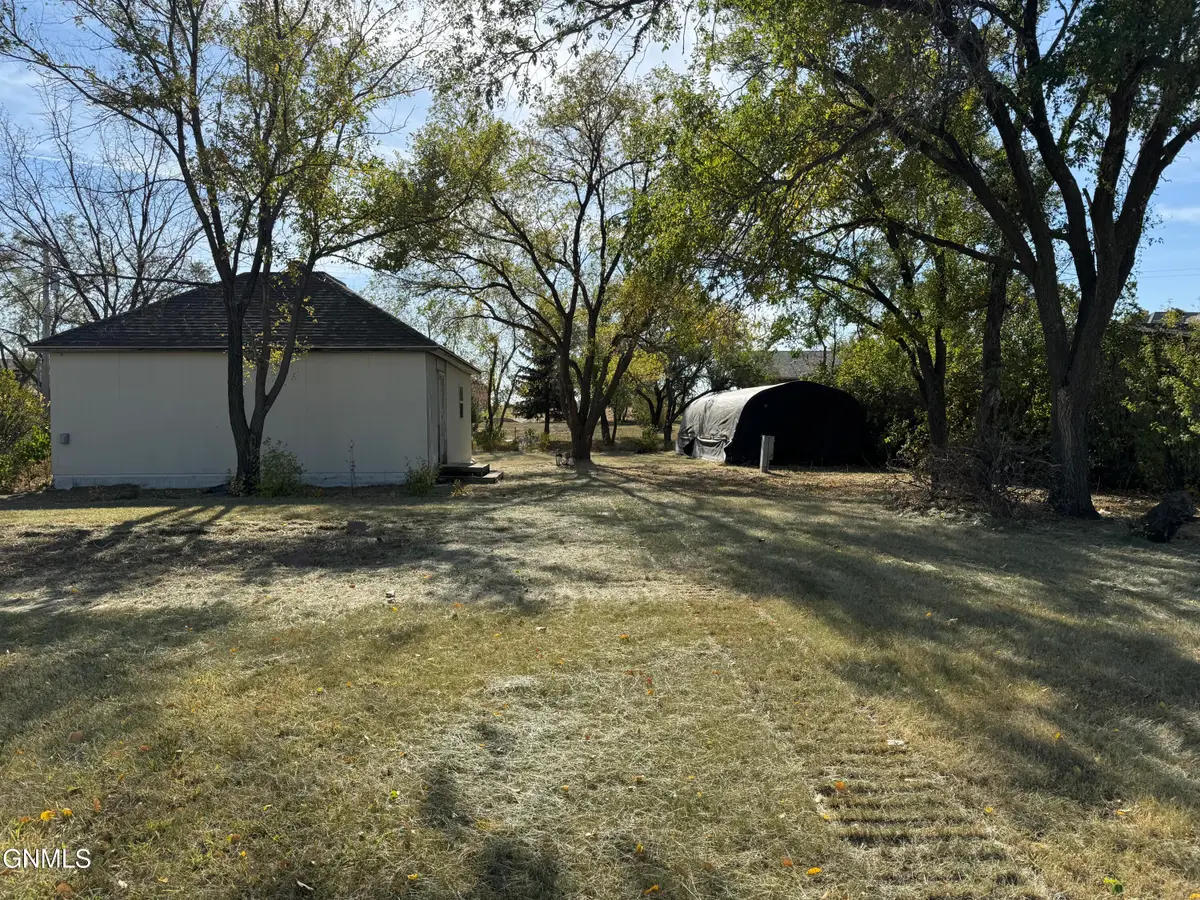 428 2nd Avenue Se, Arnegard, ND 58835 - #1