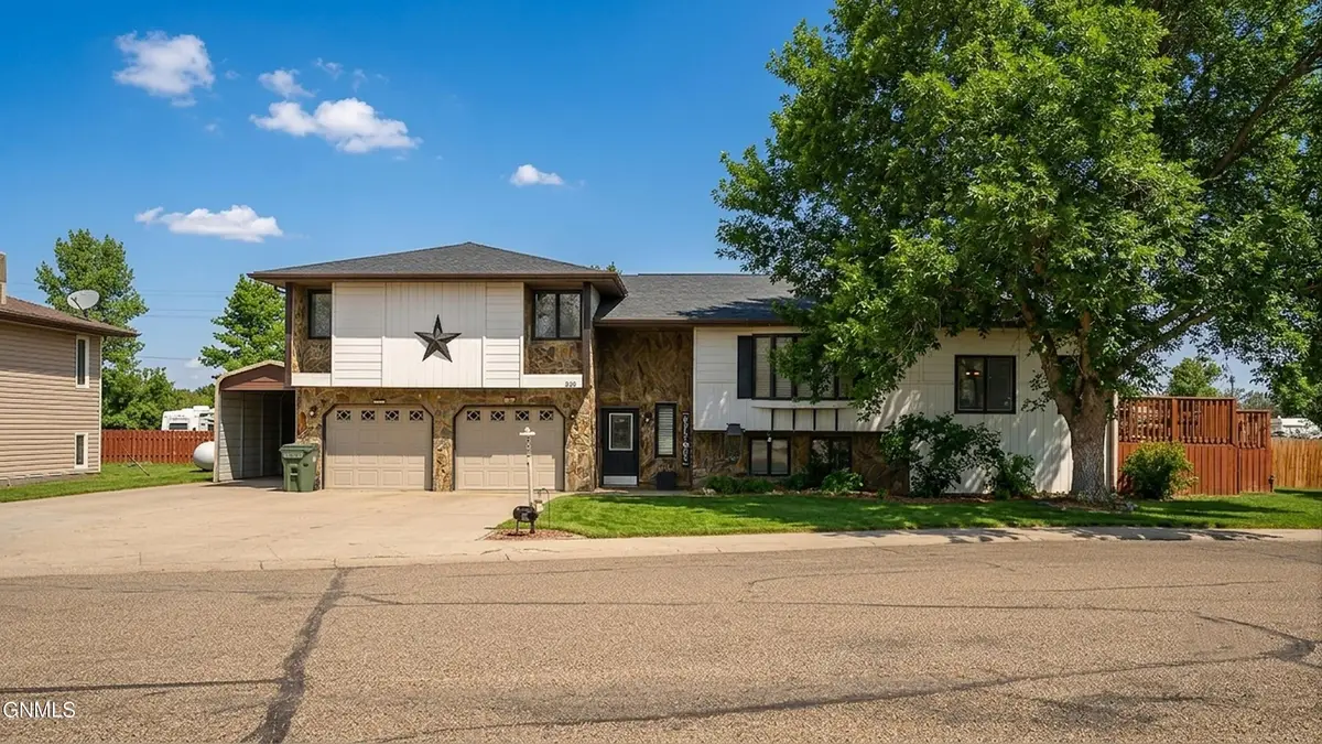 818 Mannhaven Street #2, Hazen, ND 58545 - #1