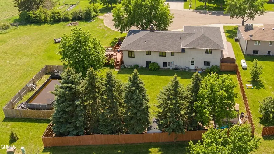 818 Mannhaven Street #2, Hazen, ND 58545 - #3