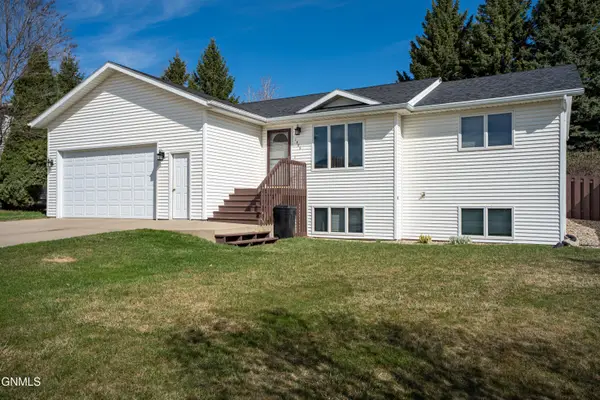 1408 19th Street Se, Mandan, ND 58554