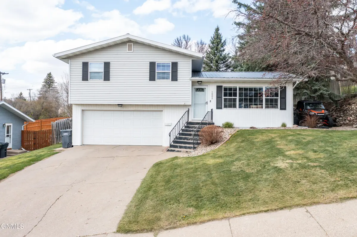 1002 3rd Street Nw, Mandan, ND 58554 - #1