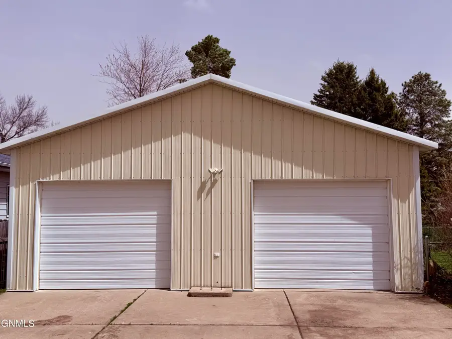 224 1st Street W, Center, ND 58530 - #3