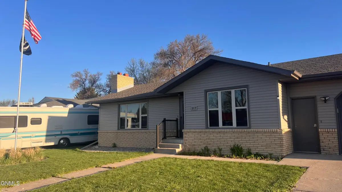 317 Denver Avenue, Bismarck, ND 58504 - #1
