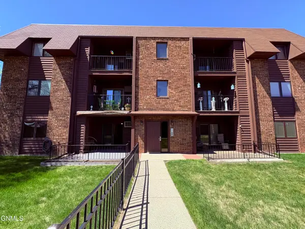 2033 Washington Street N #3, Bismarck, ND 58501