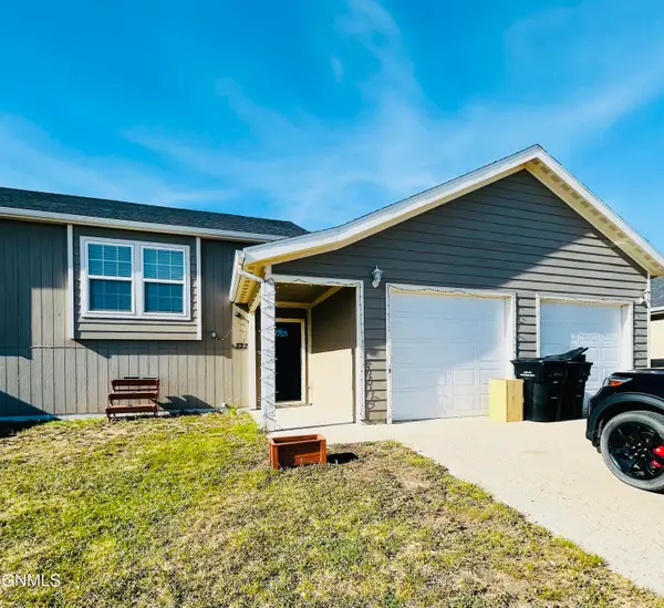 322 25th Avenue Ne, Watford City, ND 58854