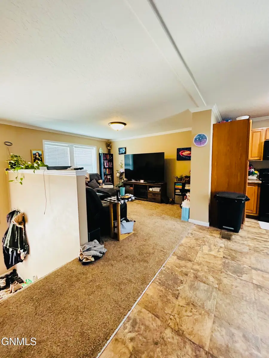 322 25th Avenue Ne, Watford City, ND 58854 - #2