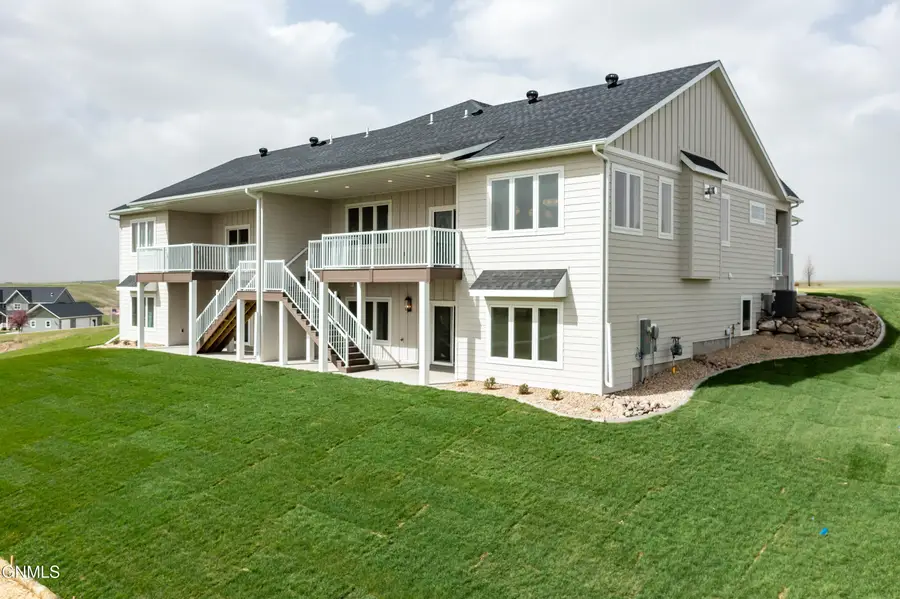 3703 Ridge Way, Bismarck, ND 58503 - #2