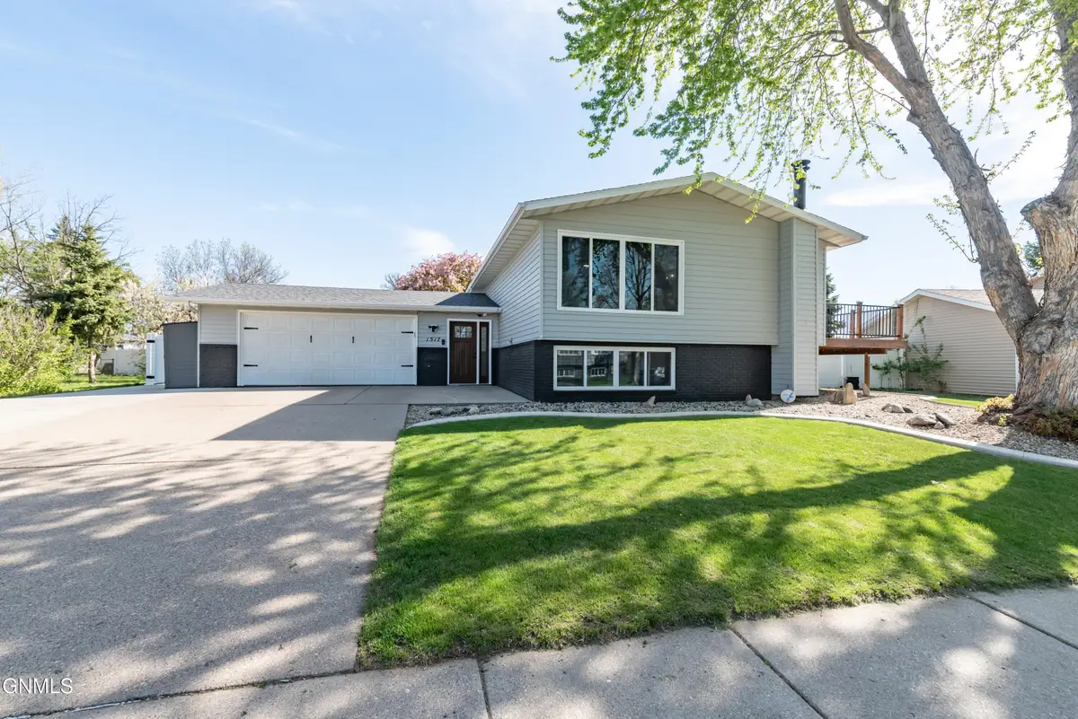 1517 Oakland Drive, Bismarck, ND 58504 - #1