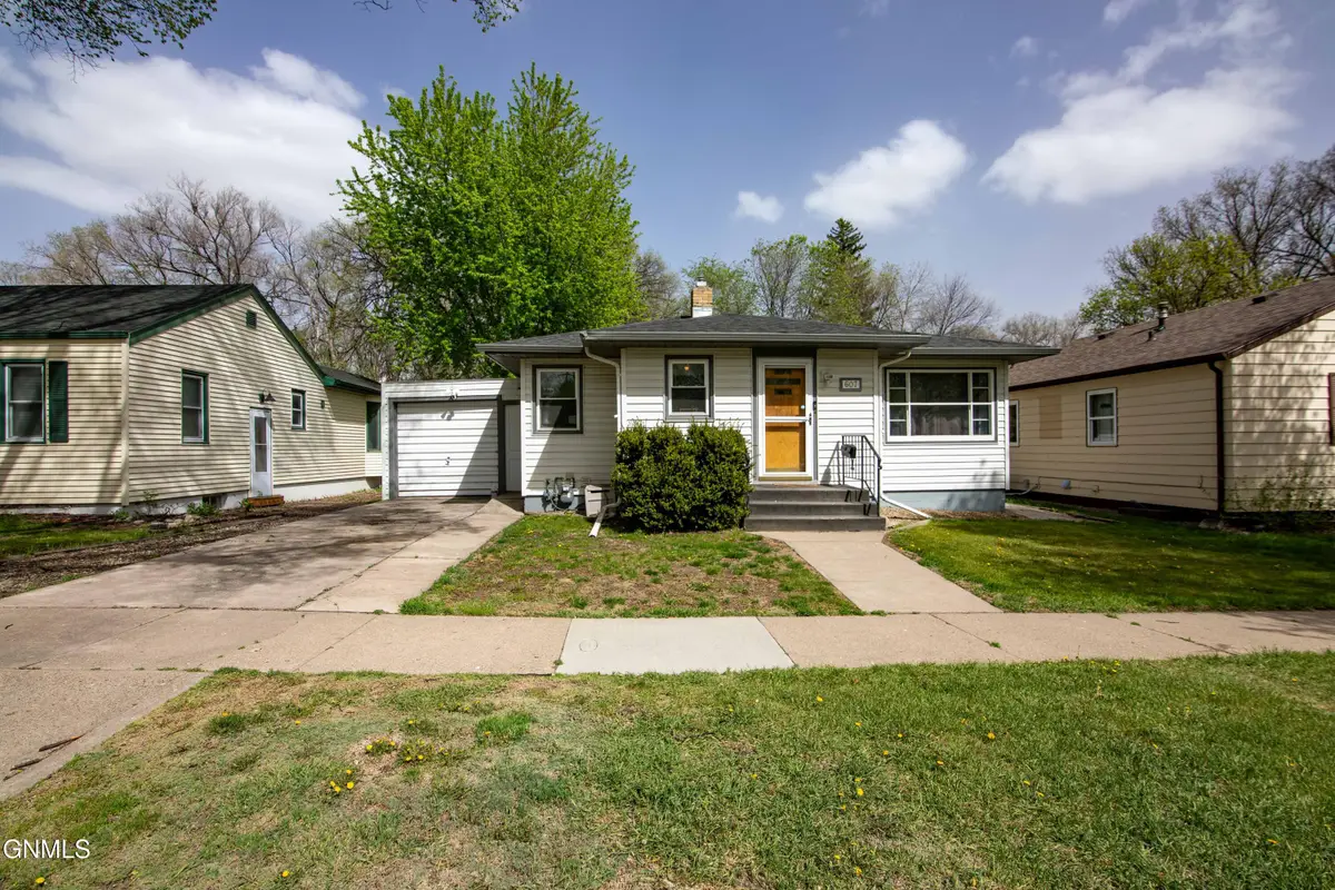 607 18th Street, Bismarck, ND 58501 - #1