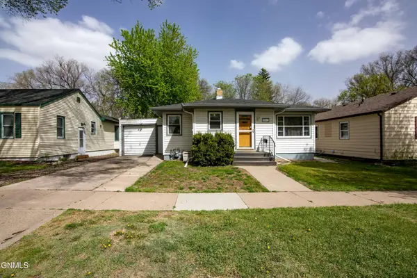 607 18th Street, Bismarck, ND 58501