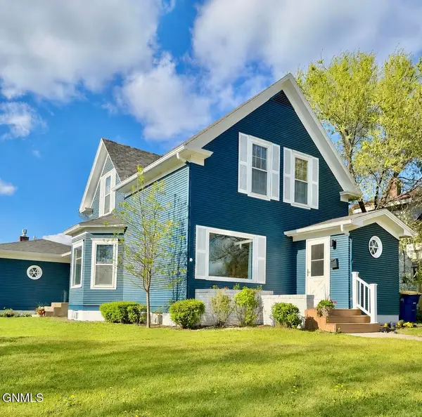 303 6th Street Ne, Jamestown, ND 58401