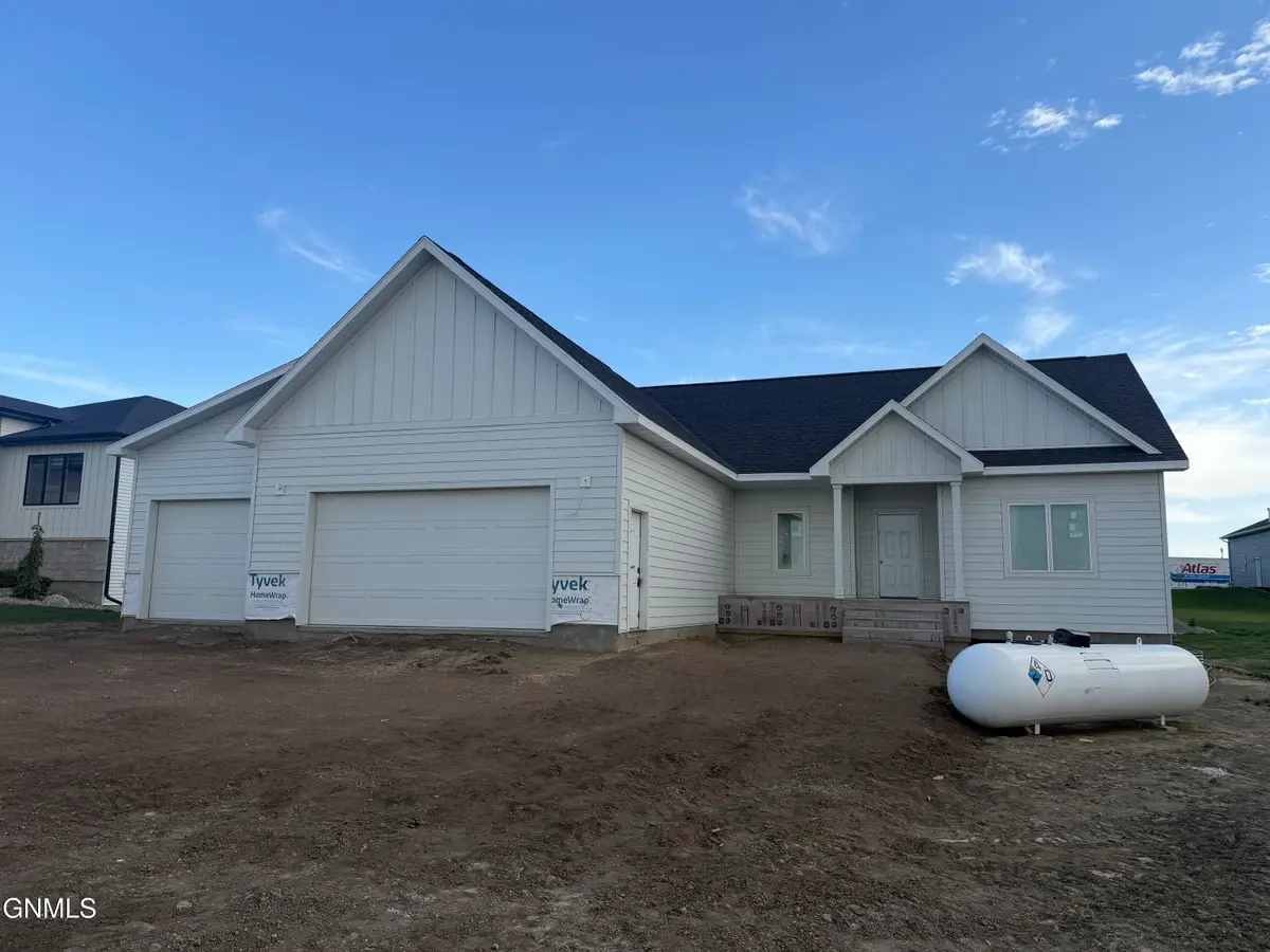 2002 Frisco Way, Bismarck, ND 58503 - #1