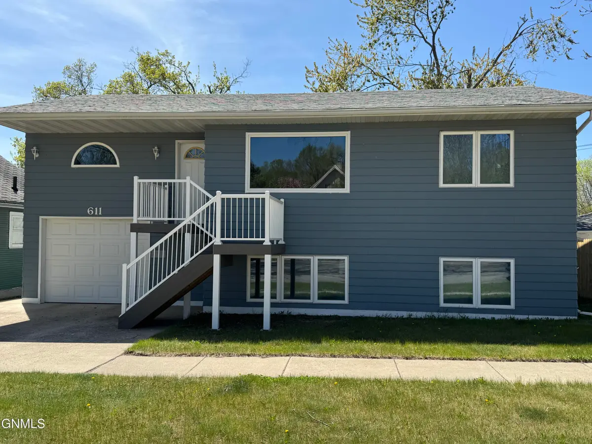 611 3rd Avenue Ne, Jamestown, ND 58401 - #1