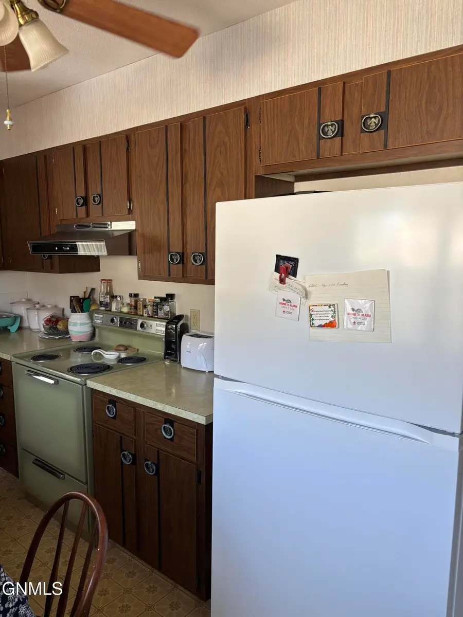 614 12th Street S, Bismarck, ND 58504 - #2