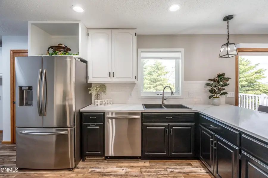 6504 Tj Lane, Bismarck, ND 58503 - #3