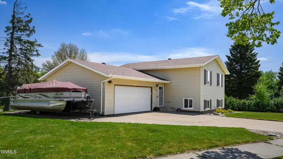 3827 Renee Drive, Bismarck, ND 58503 - #2