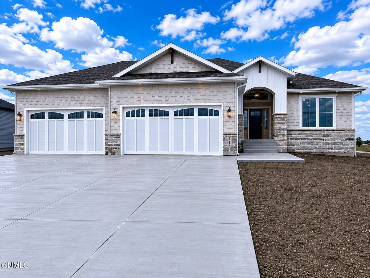 2722 Frisco Way, Bismarck, ND 58503 - #1