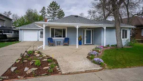 217 1st Avenue Nw, Hazen, ND 58545