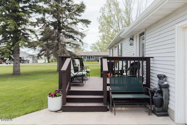 3813 4th Avenue Nw, Jamestown, ND 58401 - #2
