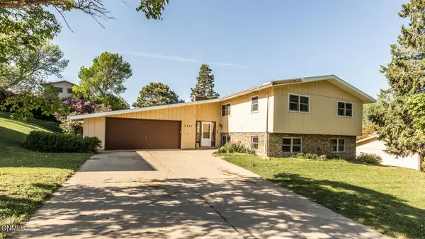 2431 Boulevard Avenue, Bismarck, ND 58501