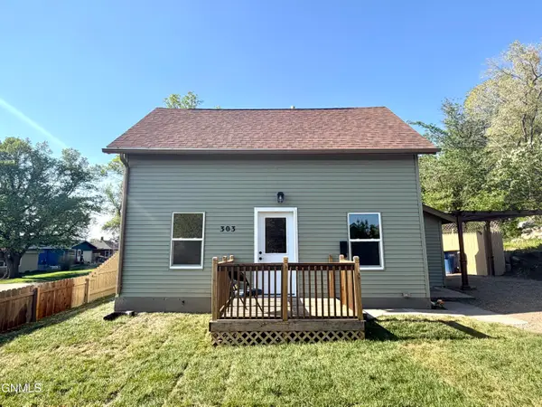 303 8th Street Ne, Jamestown, ND 58401