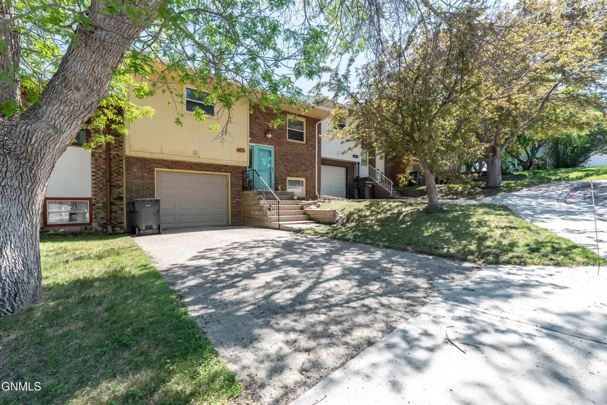 605 Craig Drive Nw, Mandan, ND 58554 - #1