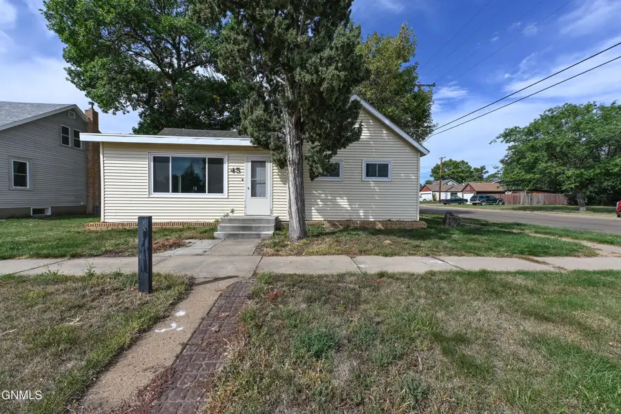 45 9th Avenue W, Dickinson, ND 58601 - #3