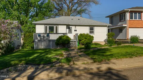1007 5th Avenue Nw, Mandan, ND 58554