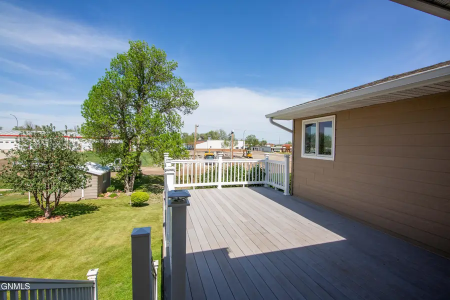 138 1st Avenue Nw, Killdeer, ND 58640 - #2