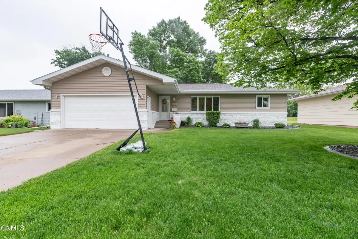 2013 6th Street, Bismarck, ND 58501 - #1