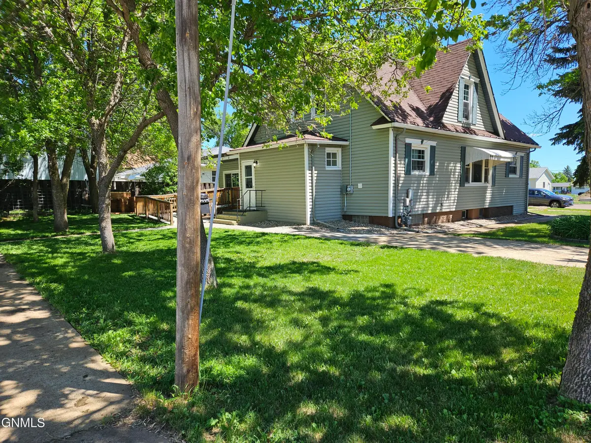 304 B Street N, Richardton, ND 58652 - #1
