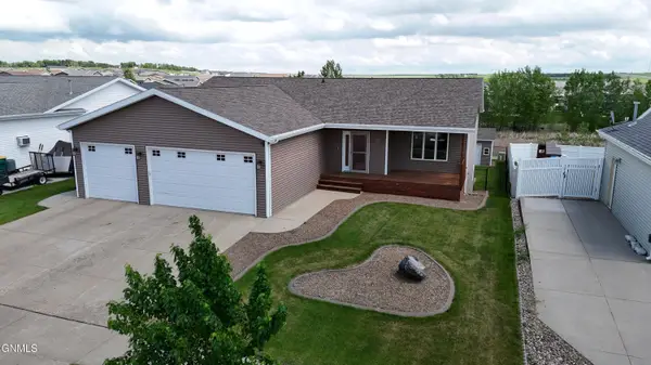 3307 Frost Lane, Bismarck, ND 58503