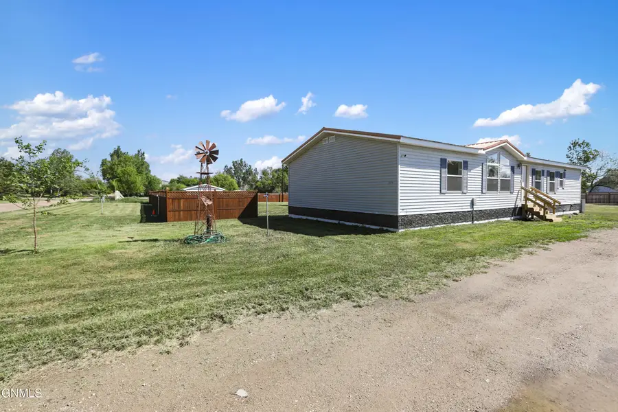 5614 Carolville Loop, Williston, ND 58801 - #3