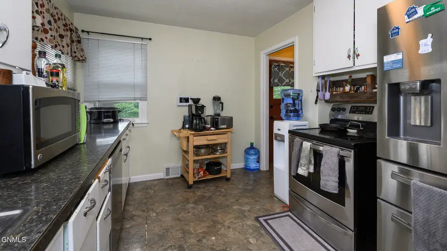 1305 Monte Drive, Mandan, ND 58554 - #3