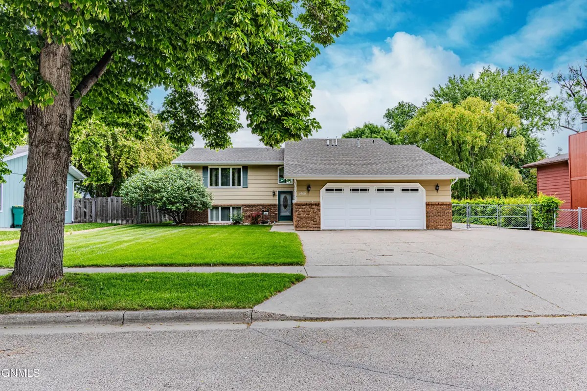 1500 Eastwood, Bismarck, ND 58504 - #1
