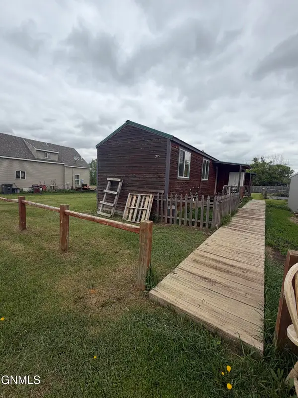 205 Adams Street, Noonan, ND 58765