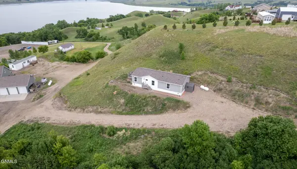 8166 Palm Road, Linton, ND 58552
