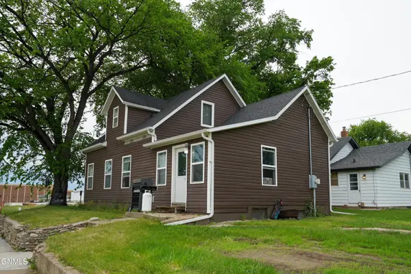 323 9th Street, Bismarck, ND 58504