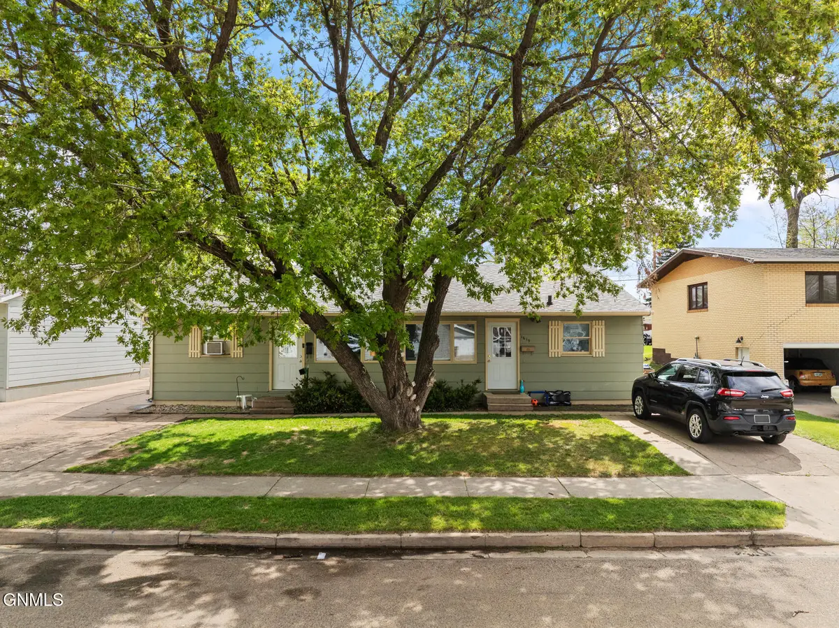1619 1st Street Se, Minot, ND 58701 - #1