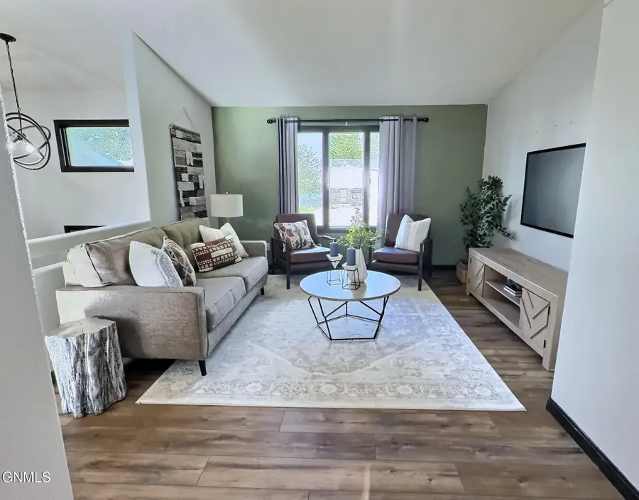 4009 36th Avenue Nw, Mandan, ND 58554 - #3